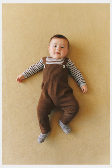 Translation missing: en.Baby wearing FUB Baby Body in light grey melange and hazel melange